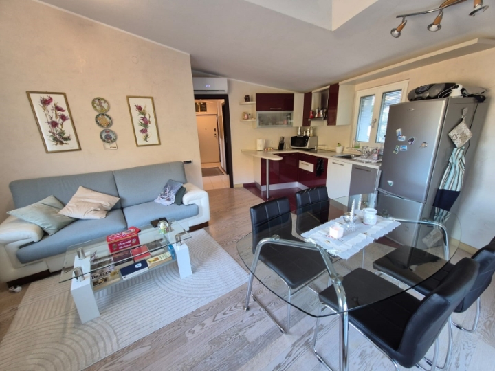 Opatija, 2S+DB s terasom i garažom