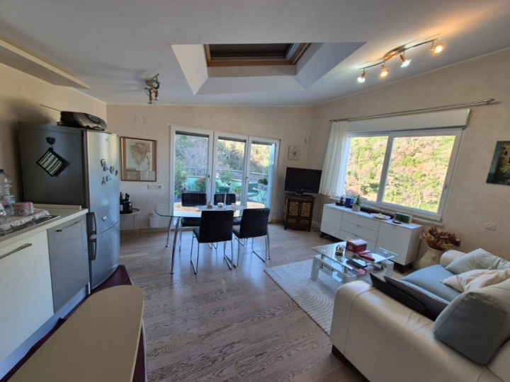 Opatija, 2S+DB s terasom i garažom