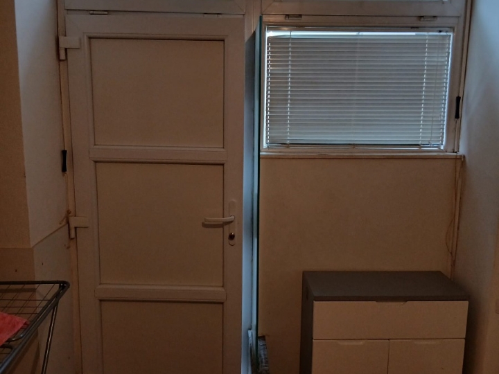 Iznajmljujem garsonijeru u centru