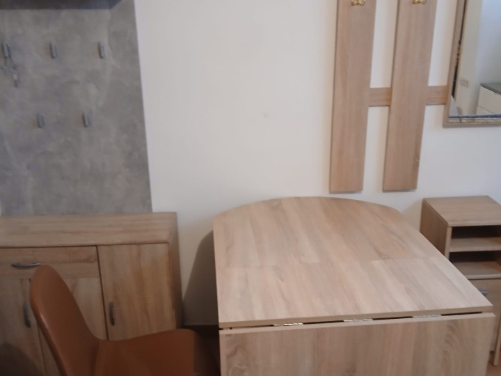 Iznajmljujem garsonijeru u centru