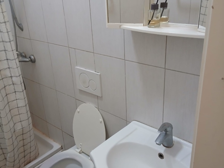 Iznajmljujem garsonijeru u centru