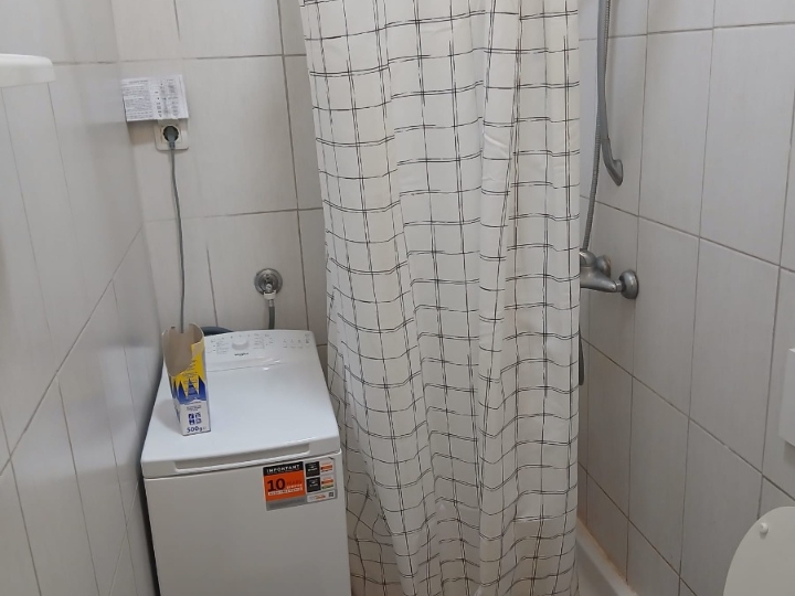 Iznajmljujem garsonijeru u centru