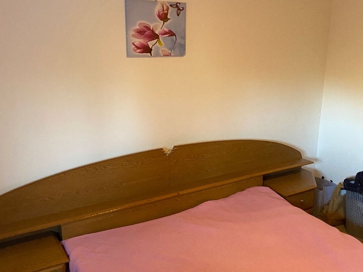 Poklanjam bračni krevet