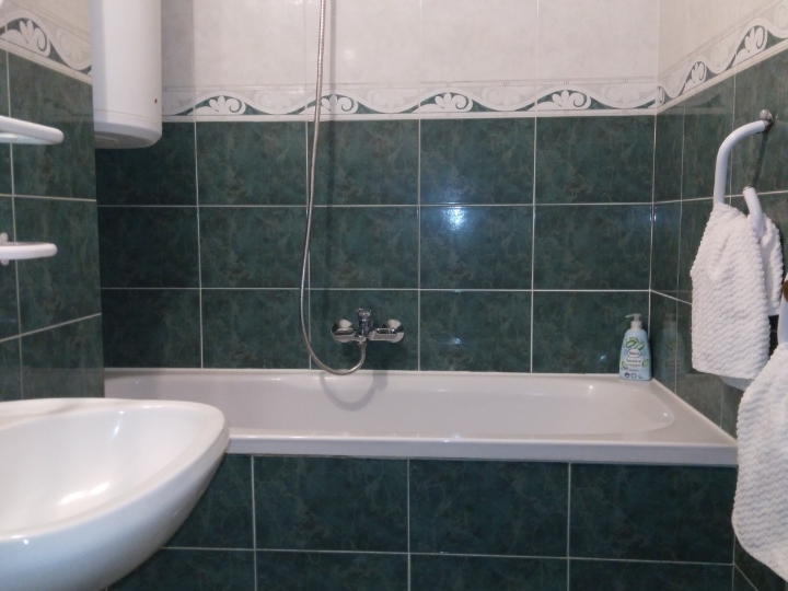 Trosoban stan na Sjenjaku, (Osijek)