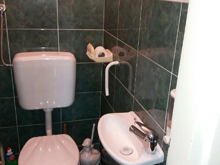 Trosoban stan na Sjenjaku, (Osijek)