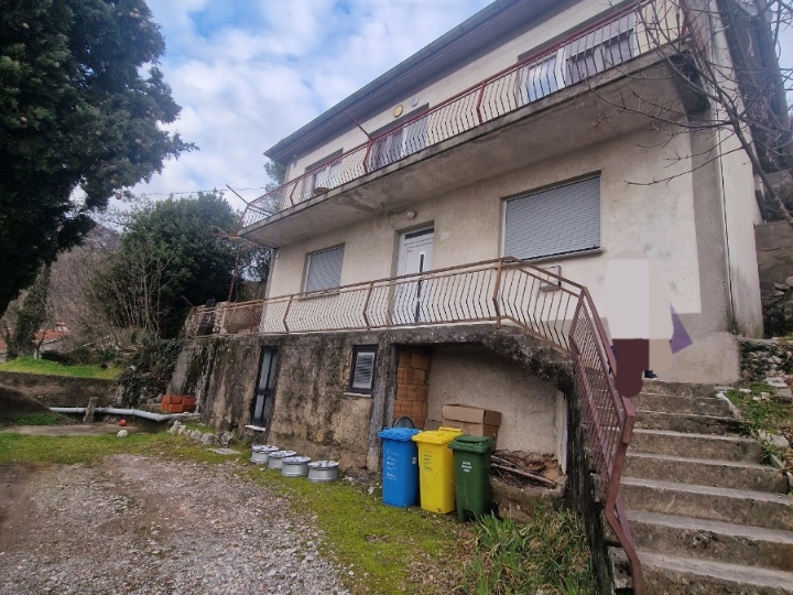 Svilno, kuća 120 m², 2 stana