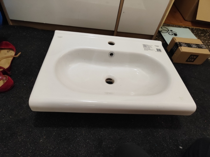 Umivaonik  59x45 cm, novo