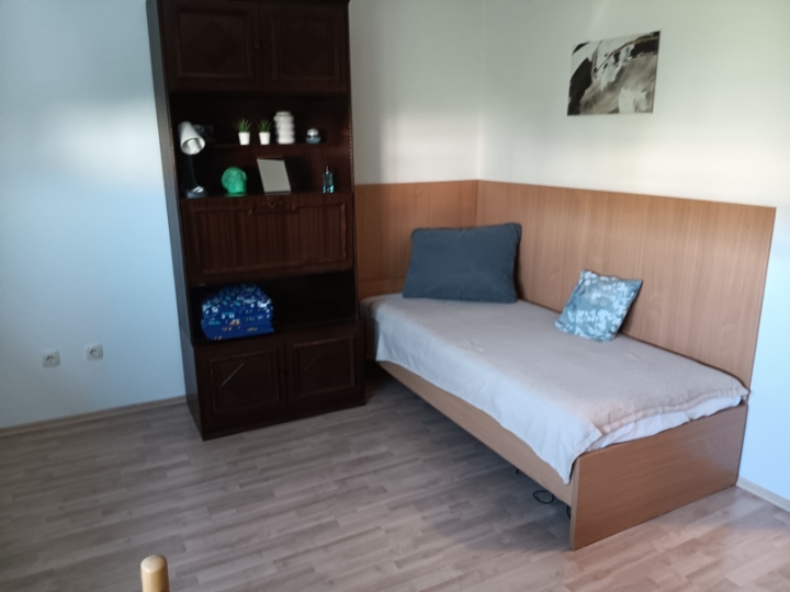 Iznajmljujem sudentima garsonijeru