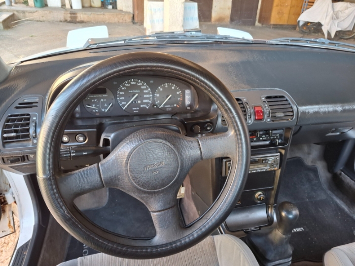 Mazda 323f