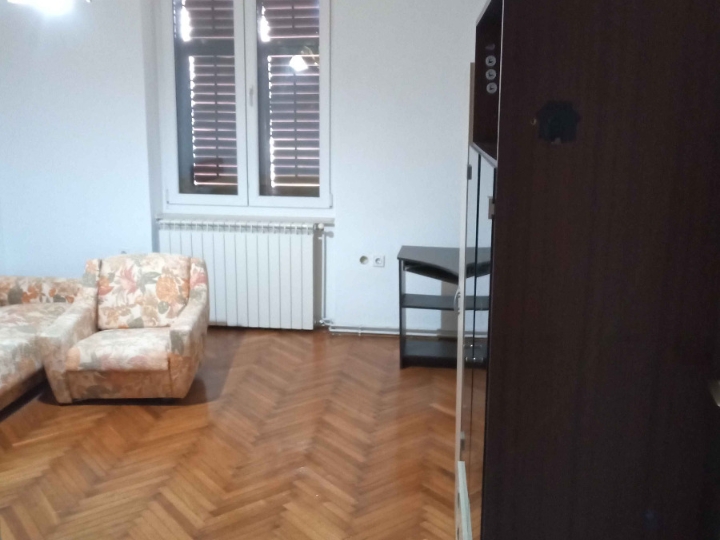 Soba u stanu, Podmurvice, 300 eura