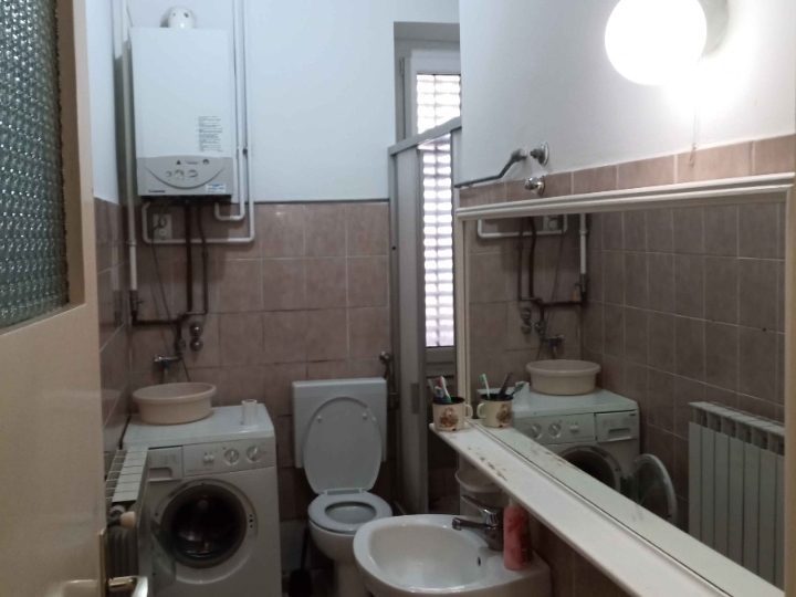 Soba u stanu, Podmurvice, 300 eura