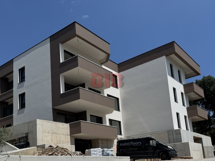 Luksuzan penthouse u urbanoj vili, panoramski pogled