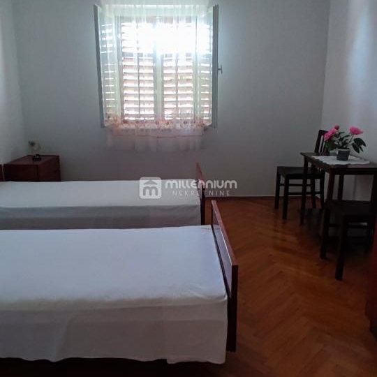 Lovran, 168.72m2, 4S+DB, balkoni, terasa, veranda, okućnica