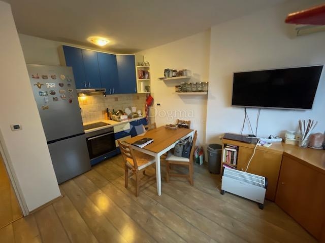 Turnić, 37.24m2, 1S+DB, balkon, pogled na more