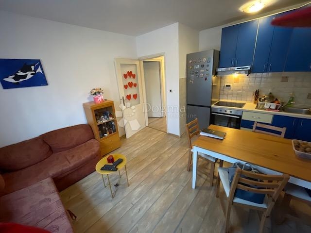 Turnić, 37.24m2, 1S+DB, balkon, pogled na more