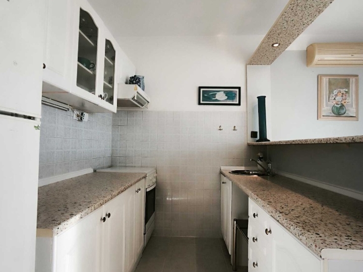 Ugodan stan s pogledom-nije agencija