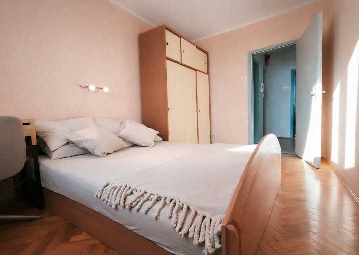 Ugodan stan s pogledom-nije agencija