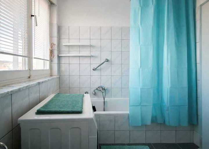 Ugodan stan s pogledom-nije agencija