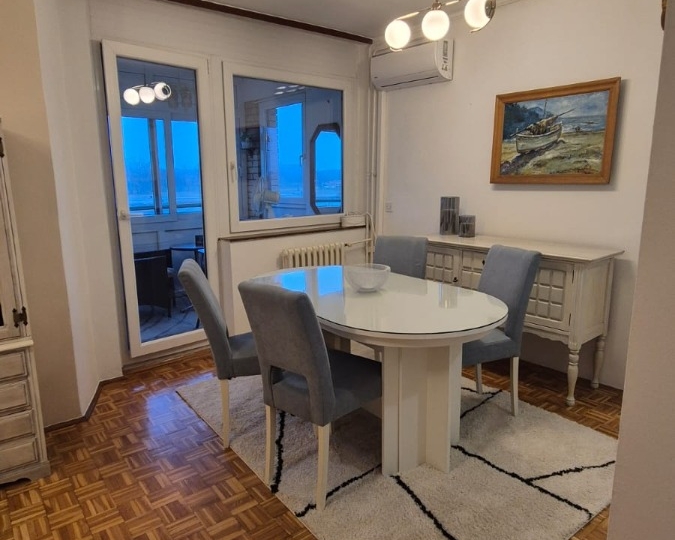 2-sobni stan (47m2), super lokacija