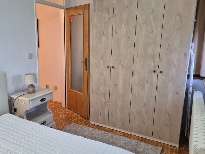 2-sobni stan (47m2), super lokacija