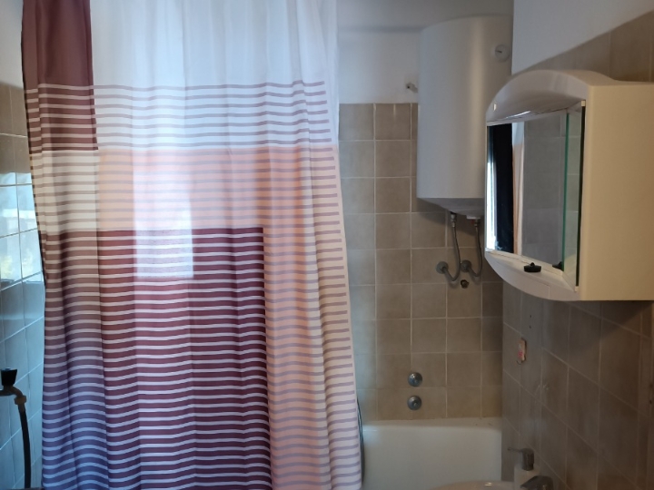 Dvosobni klasični stan 60 m2