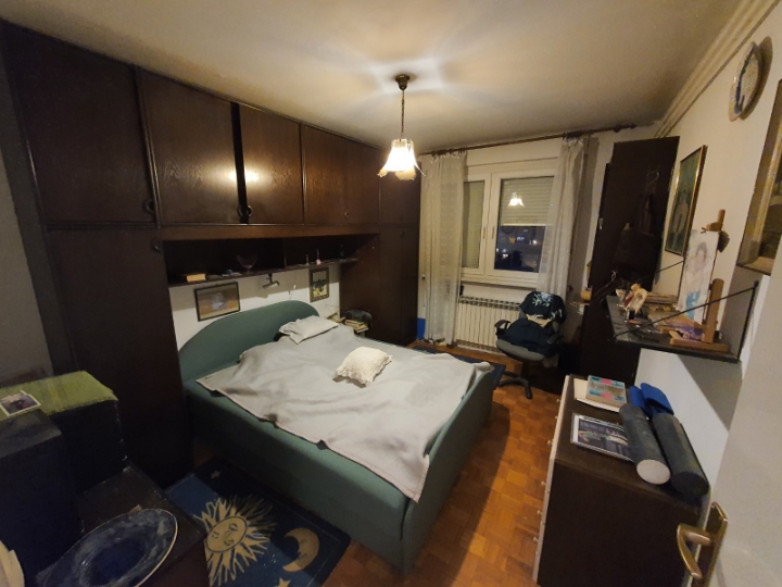 Prodajem dvosobni stan u Maksimiru