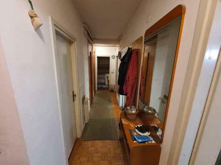 Prodajem dvosobni stan u Maksimiru