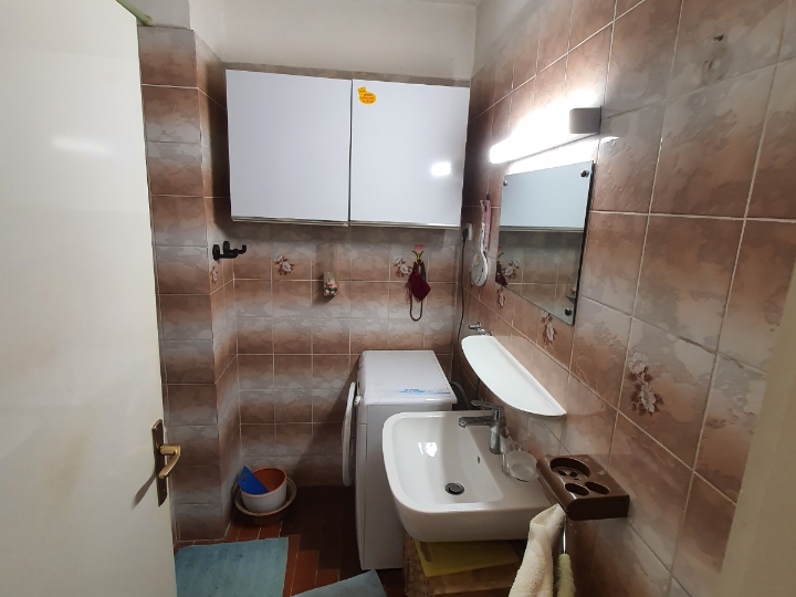 Prodajem dvosobni stan u Zagrebu