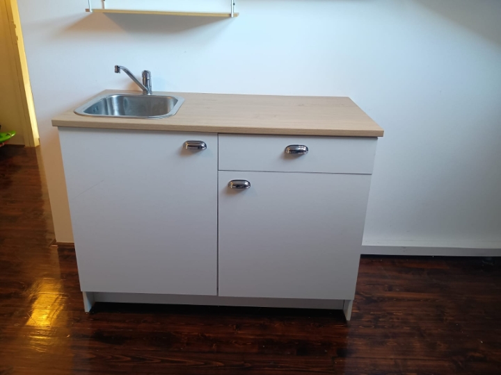 Kuhinjski ormarić sa sudoperom