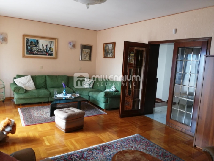 Kozala, 244.24m2, dvoetažni stan s 5 balkona