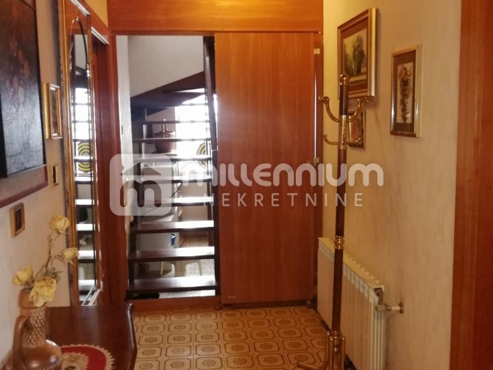 Kozala, 244.24m2, dvoetažni stan s 5 balkona