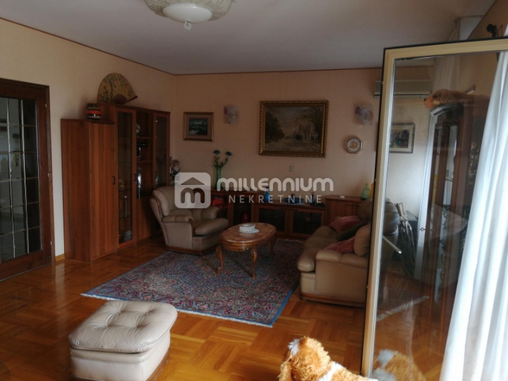 Kozala, 244.24m2, dvoetažni stan s 5 balkona