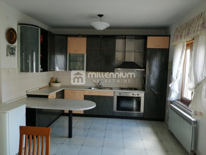 Kozala, 244.24m2, dvoetažni stan s 5 balkona