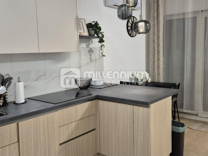 Kantrida, 83.73m2, 2S+DB, parkirno mjesto, terasa