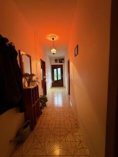 Na prodaju dvojna kuća s okućnicom i dodatnim objektima