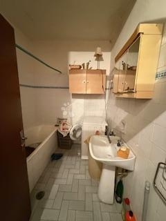 Na prodaju dvojna kuća s okućnicom i dodatnim objektima