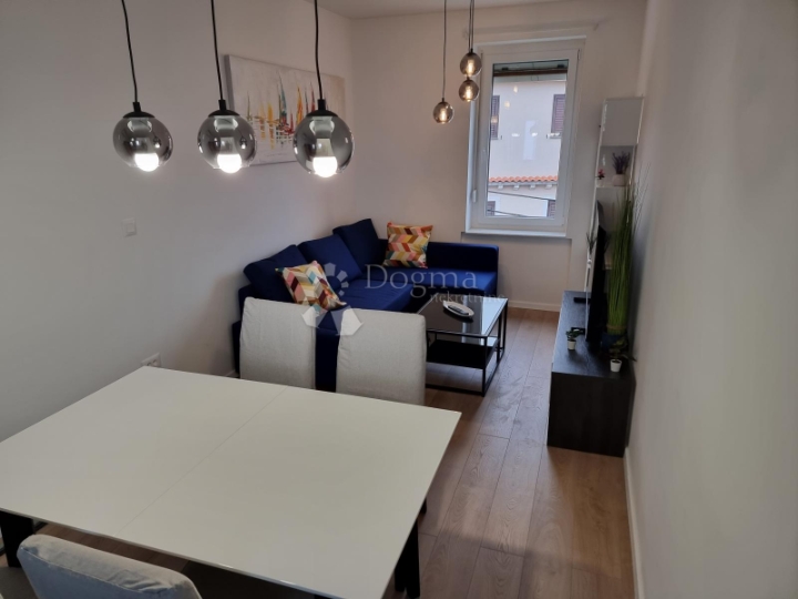 Belveder, adaptiran stan na 2. katu