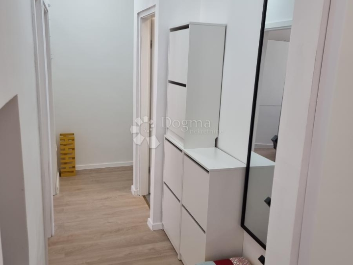 Belveder, adaptiran stan na 2. katu