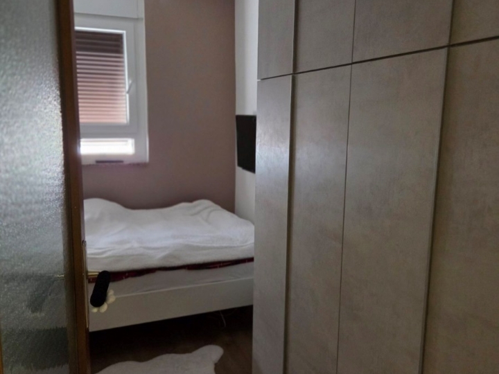 Stan s pogledom/liftom/parkingom