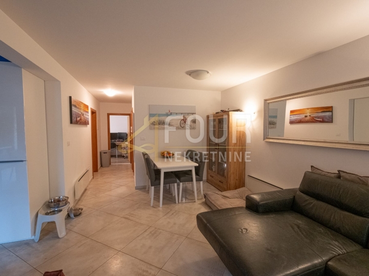 Istra, Medulin, 2S + DB, terasa