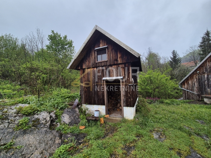 Gorski kotar, Moravice, samostojeća kuća, 250 m2