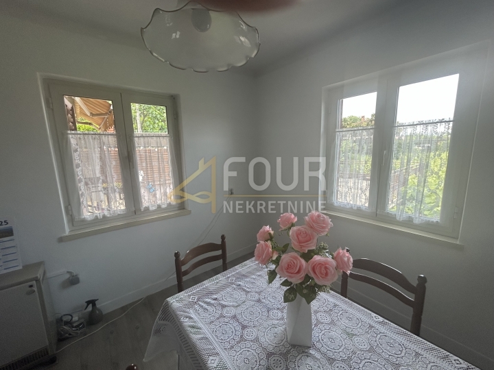 Lovran, 95.67 m2, 5S kl, 2 balkona, okućnica