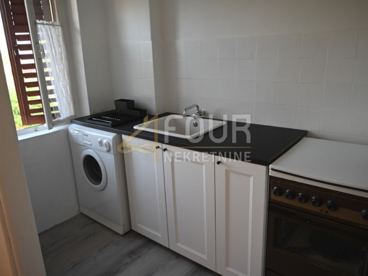 Lovran, 95.67 m2, 5S kl, 2 balkona, okućnica