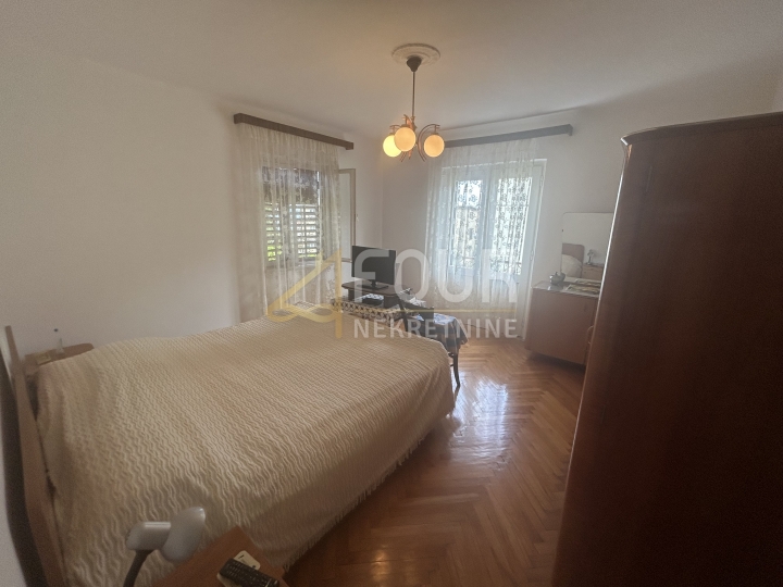 Lovran, 95.67 m2, 5S kl, 2 balkona, okućnica