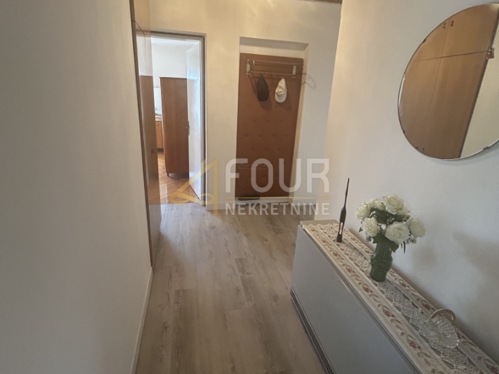 Lovran, 95.67 m2, 5S kl, 2 balkona, okućnica