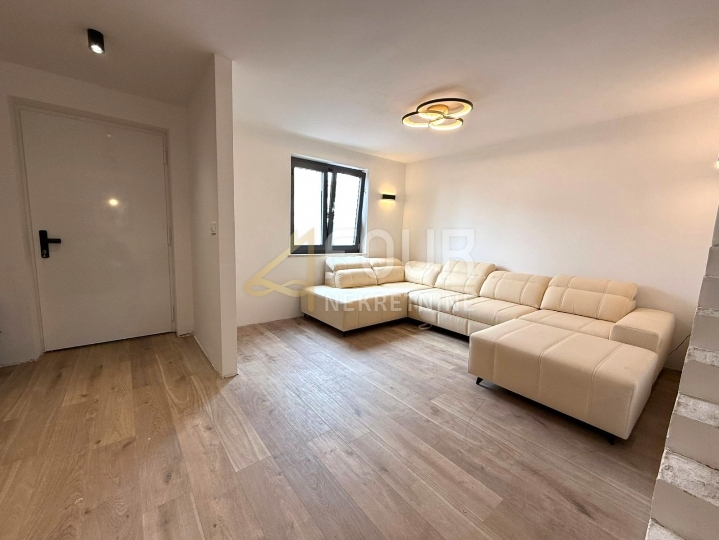 Kastav, novoadaptirana kuća u nizu, 120m2, okućnica