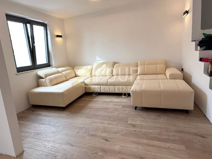 Kastav, novoadaptirana kuća u nizu, 120m2, okućnica