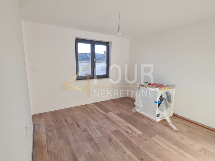 Kastav, novoadaptirana kuća u nizu, 120m2, okućnica