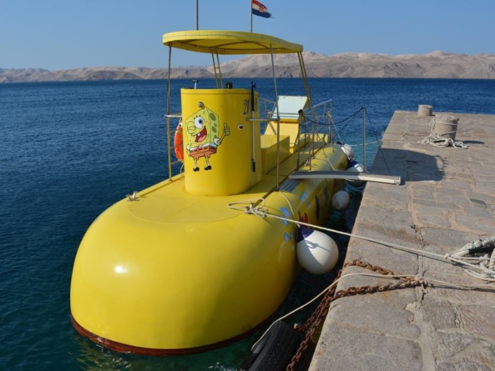 Hitno! Polupodmornica prodaja