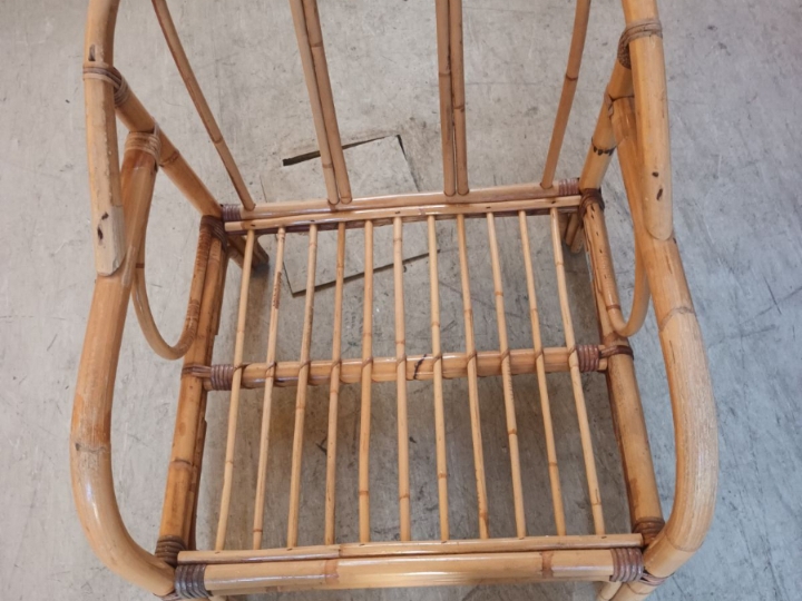 Tri bambus stolice i stolić